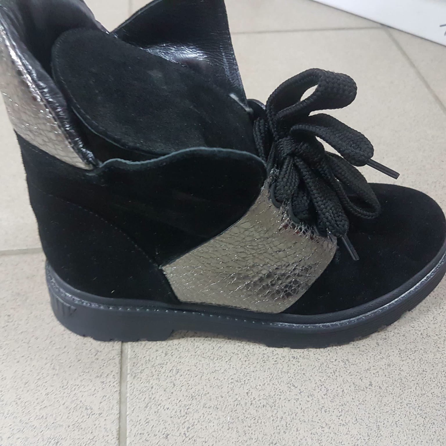 Бот черн.замш.ш. 27939 вискала одесса 40(р)