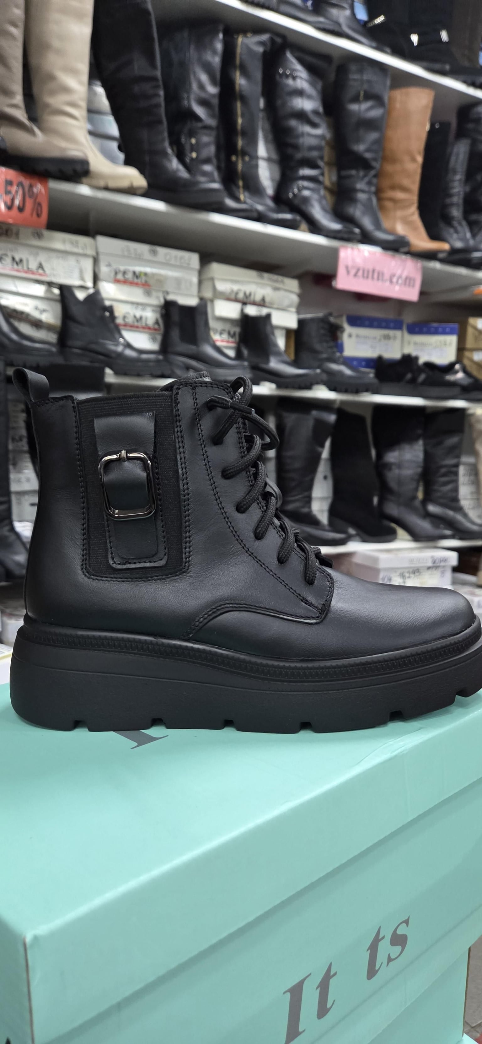 Бот чорна.шкіра.ш. 2017 каурі дніпро 37(р)