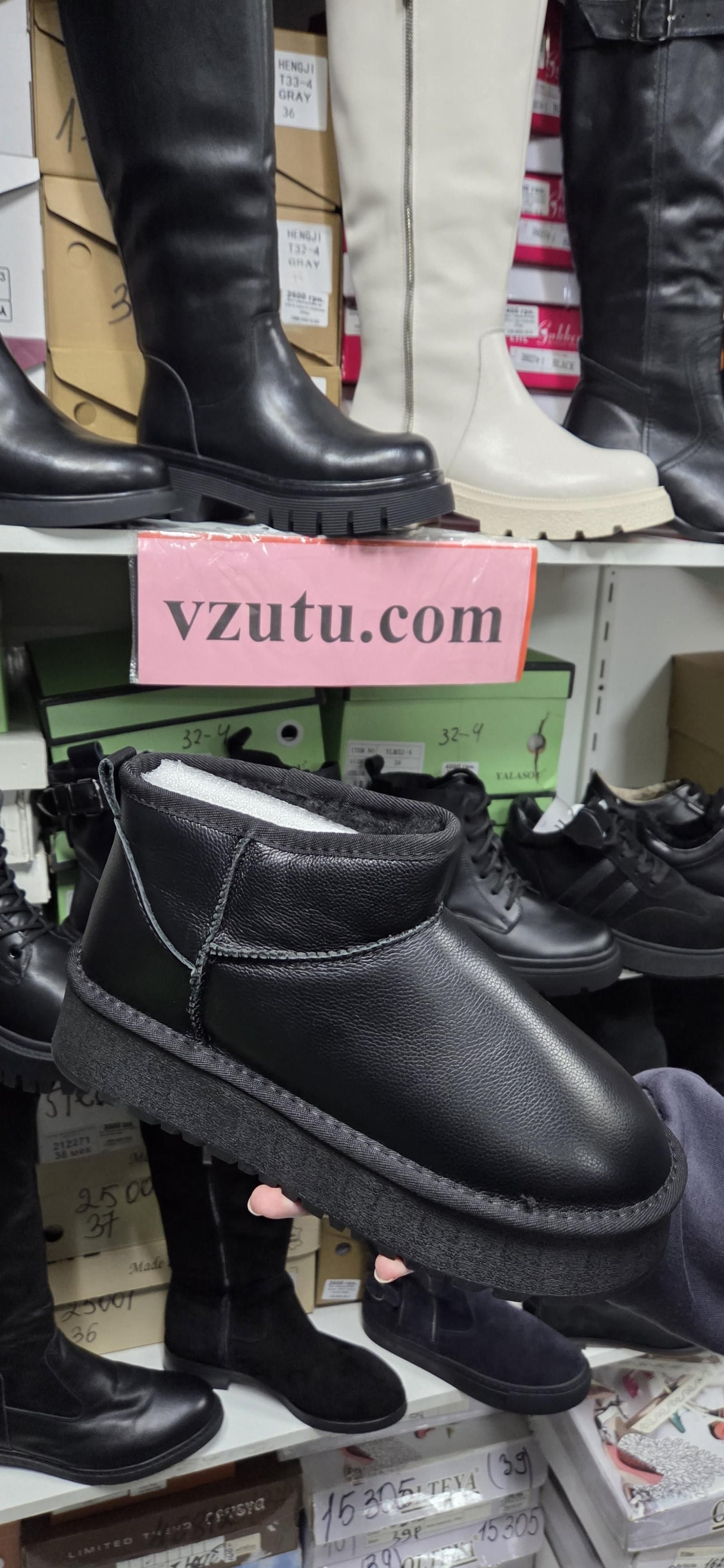 Ботинки чорна.шкіра.зима. 5549 ялосо китай 41(р)