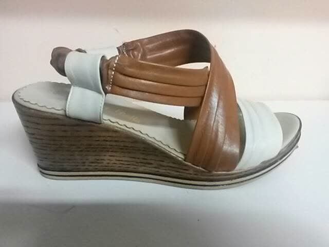 Бос. беж.корич..кожа . 940 ла вита 38(р)