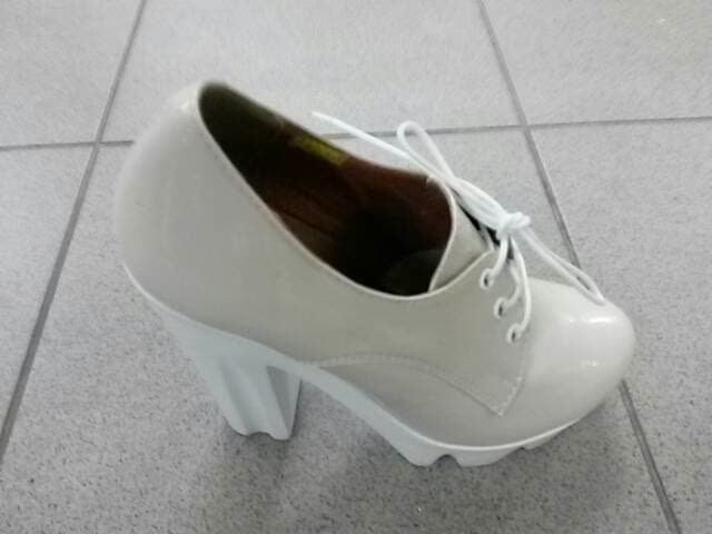 Туфли беж.лак.кожа. 14-18 викторио харьков 39(р)