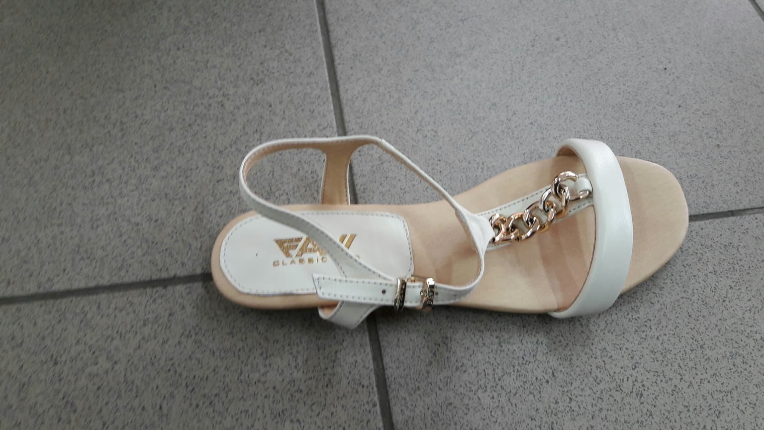 Бос. бежев.кожа 333 фави  харьков 39(р)