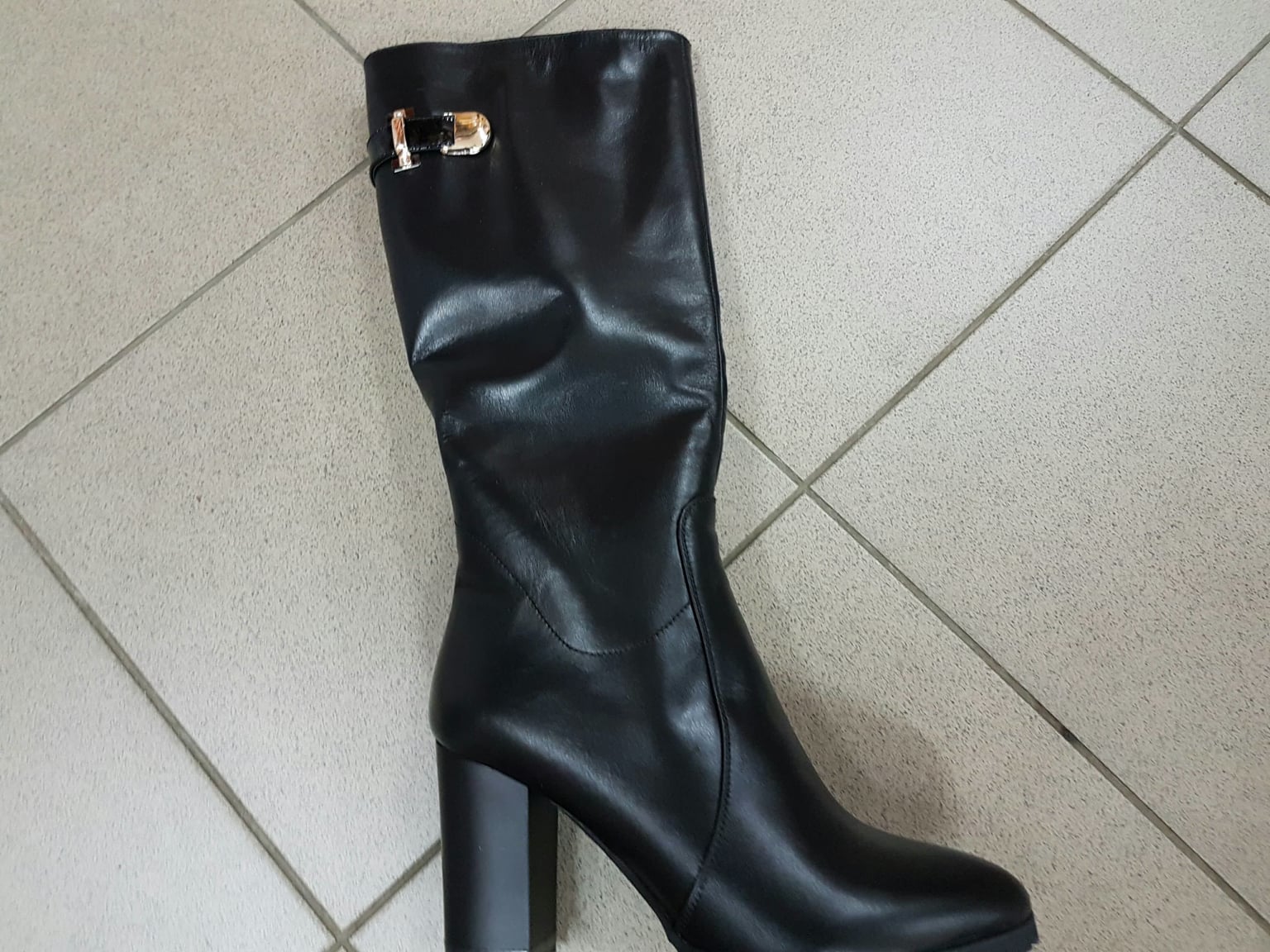 Сапог черн.кожа ш. 815-1 фави  харьков 39(р)