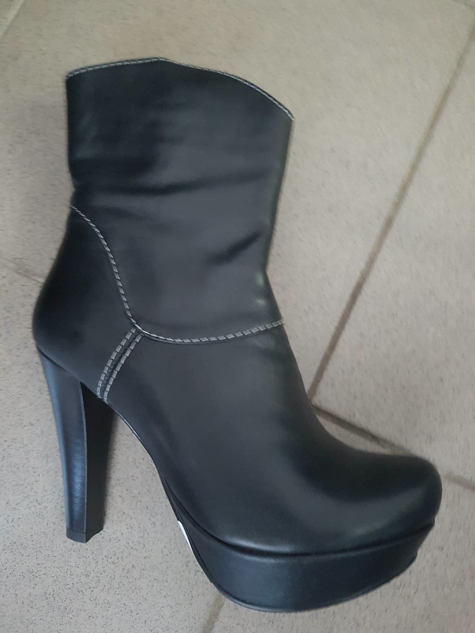 Бот черн.кожа .б. 1039 лидер житомир 39(р)